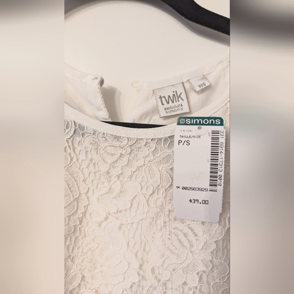 White floral lace high neck tank - Picture 2 of 3